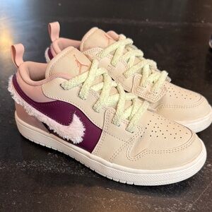 Nike Air Jordan 1 Low Alt SE Fur Swoosh 2Y FZ3926-200 Cream Burgundy
